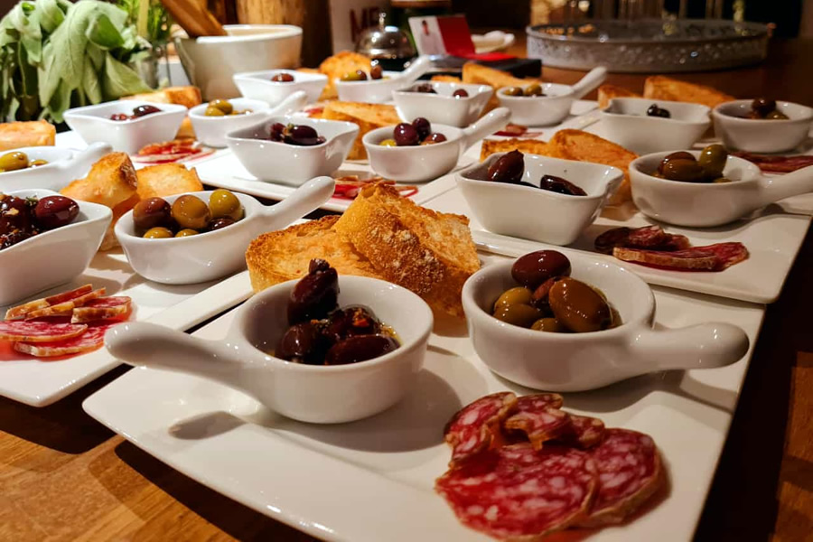 Spanische Tapas-Party